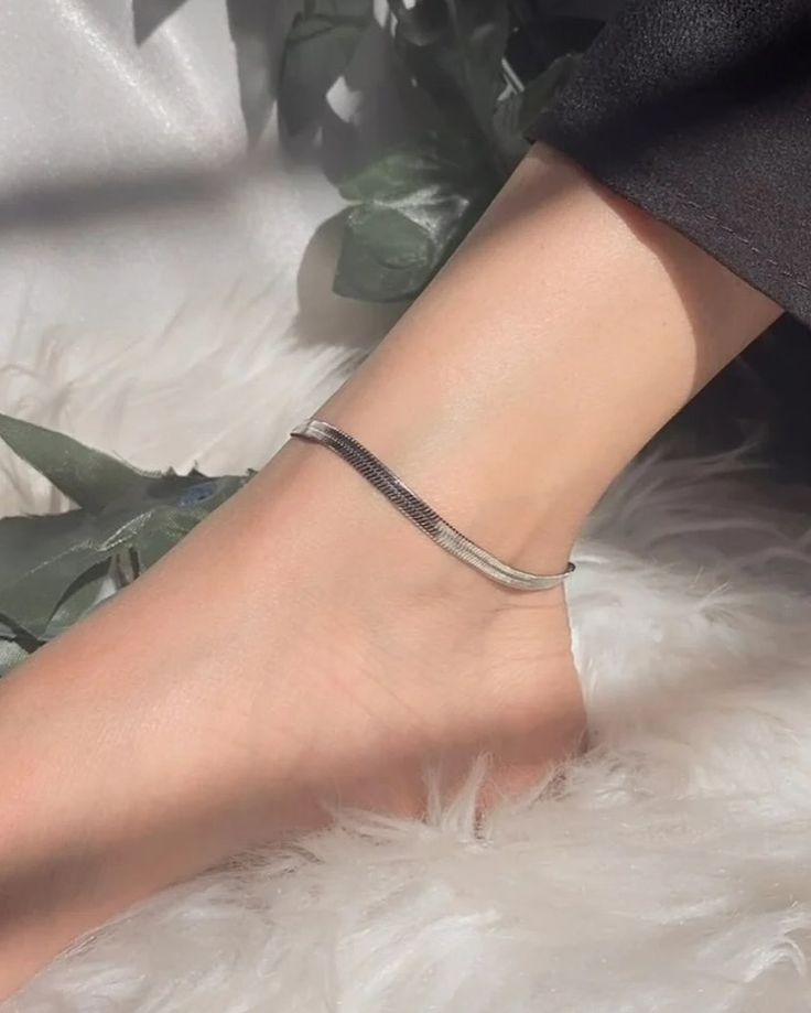 Minimal Snake Chain Anklet – Silver Finish | Daily Wear Payal