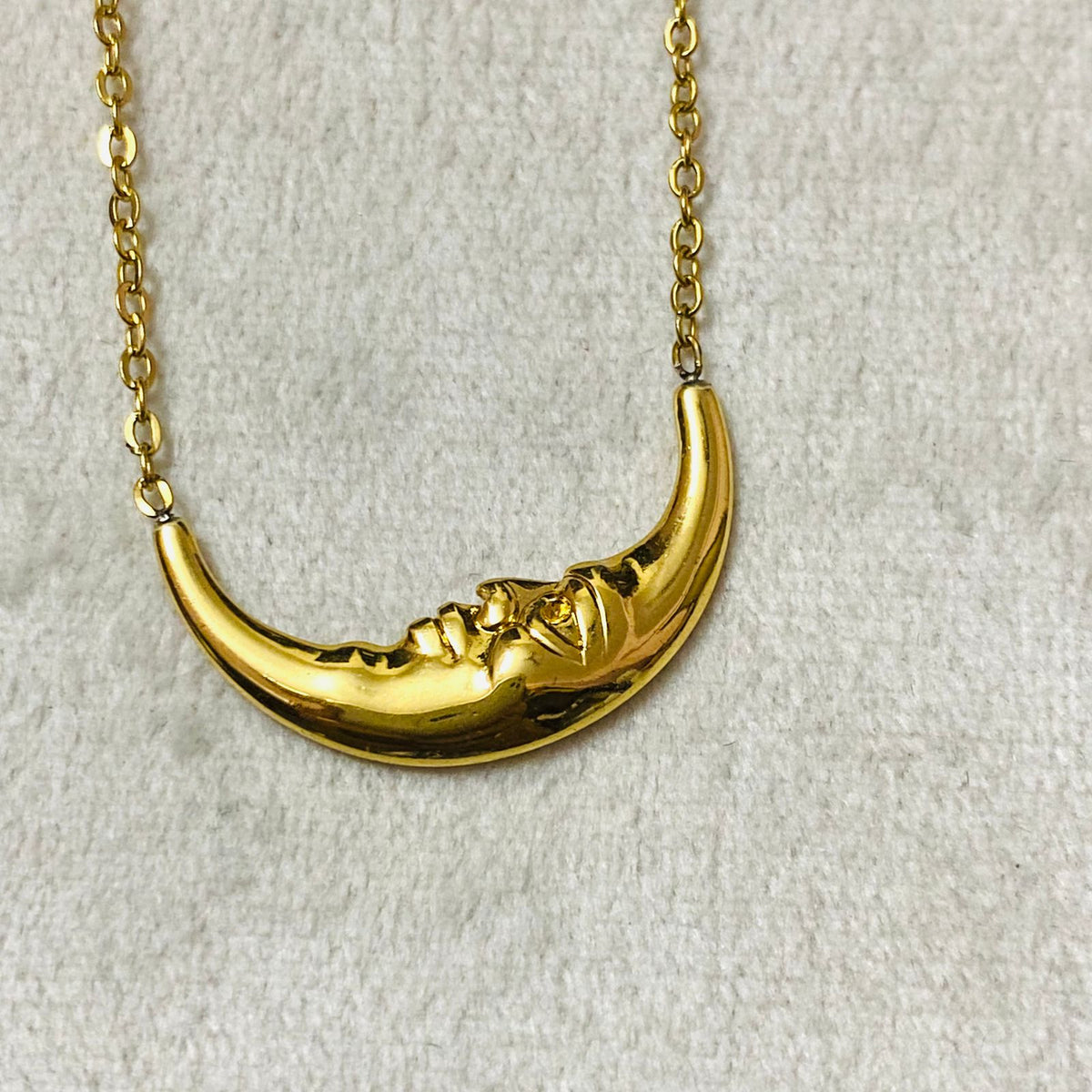 Moon Minimal Necklace